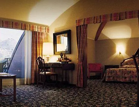 De La Paix Готель 4*