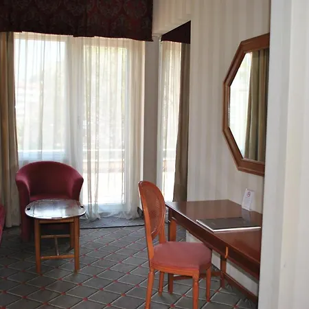 Hotell De La Paix 4*