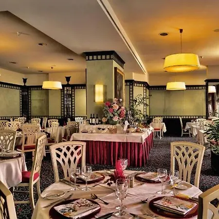 Готель De La Paix 4*