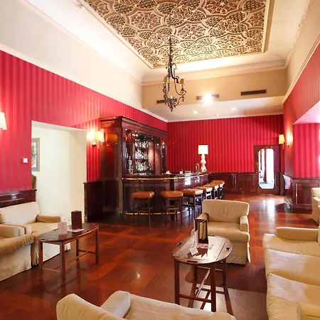 Готель De La Paix 4*