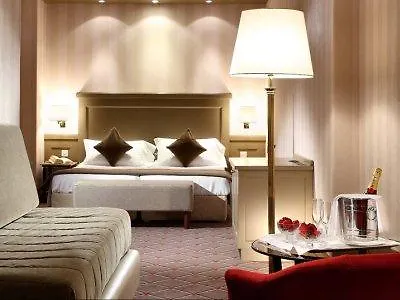 De La Paix Hotell 4*