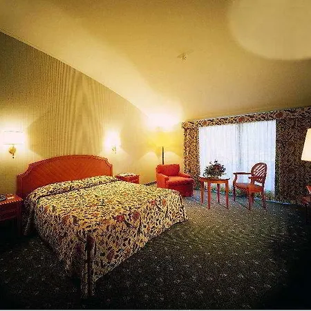 Готель De La Paix 4*