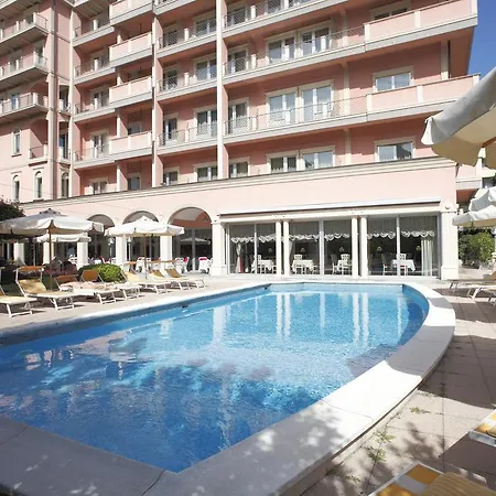 De La Paix Hotel 4*